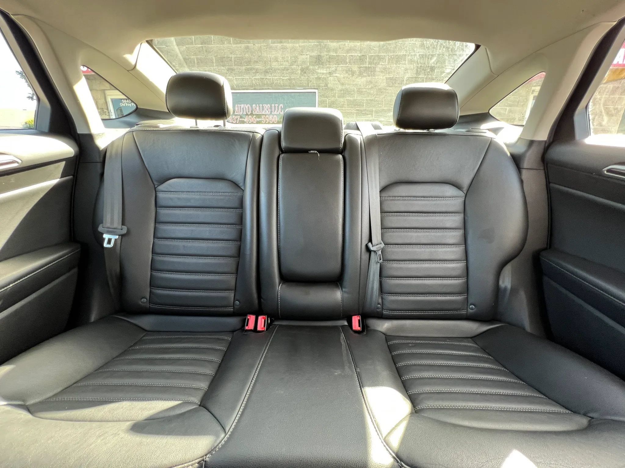 Used 2016 Ford Fusion SE w/ Equipment Group 202A FWD image 29