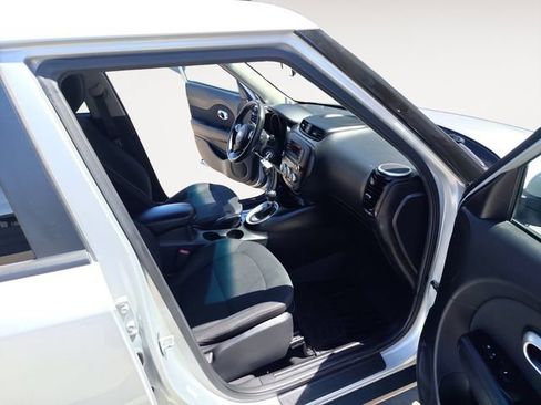 Used 2015 Kia Soul FWD image 15