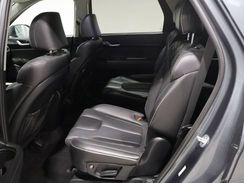 Used 2022 Hyundai Palisade Limited w/ Cargo Package AWD/4WD image 17