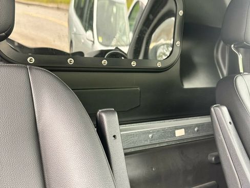 Used 2023 Mercedes-Benz Sprinter 2500 image 9