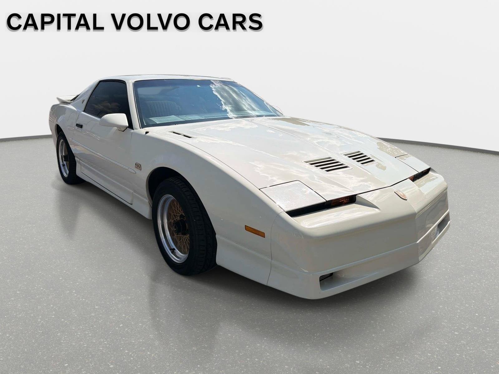 Used 1987 Pontiac Firebird Trans Am RWD image 3