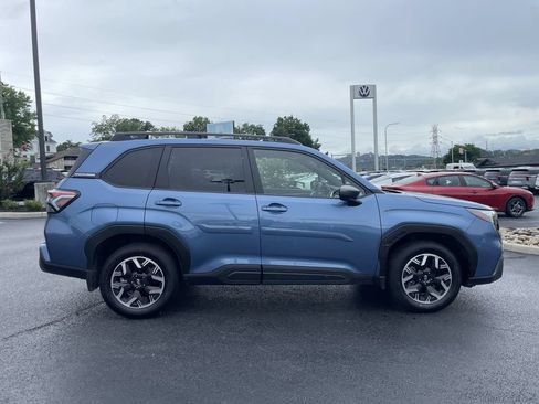 Certified 2025 Subaru Forester Premium w/ Convenience Package #2 AWD/4WD image 4