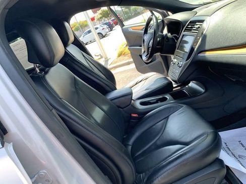 Used 2018 Lincoln MKC Select w/ Select Plus Package FWD image 14
