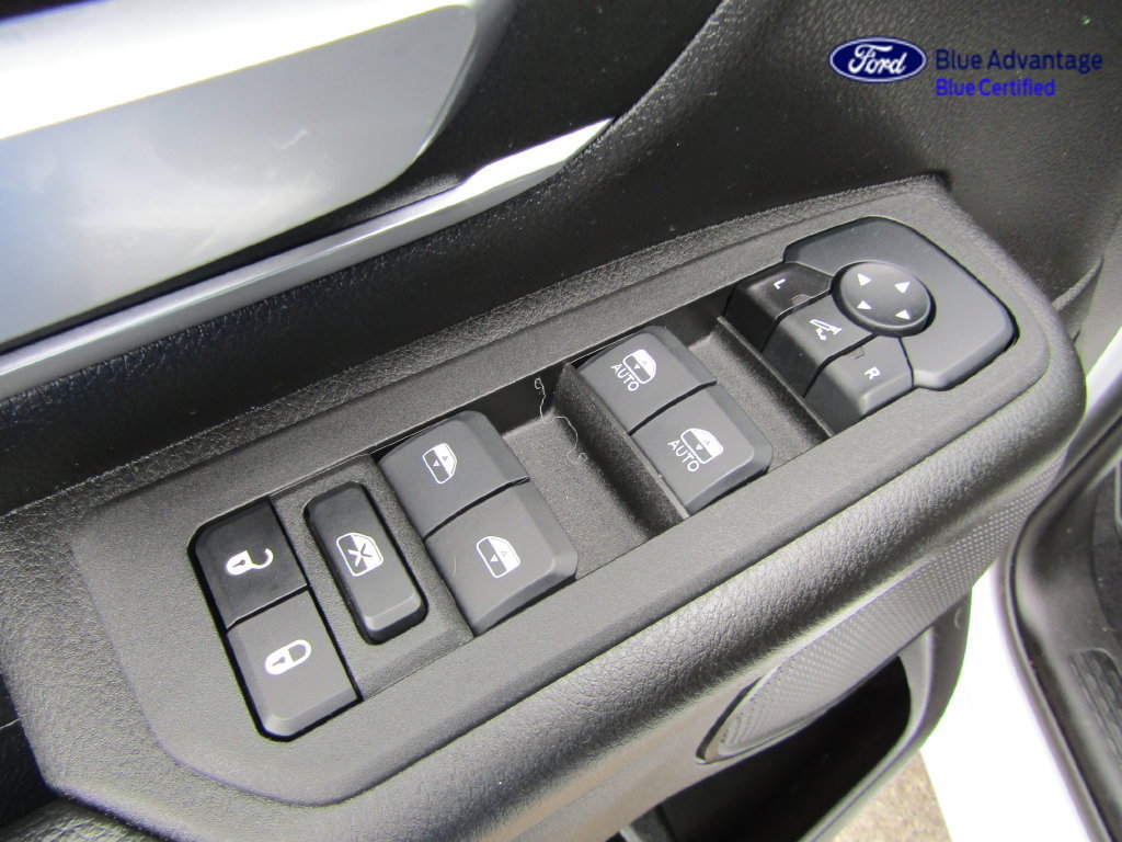 Used 2025 RAM 1500 4x4 Crew Cab image 32