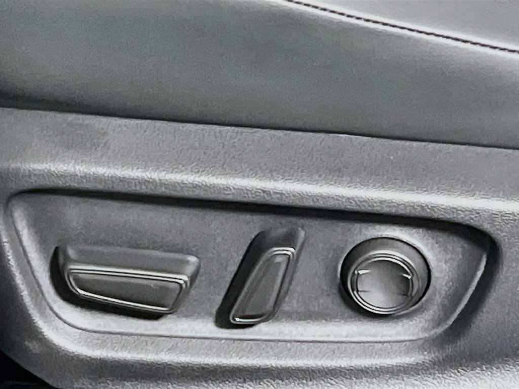 New 2027 Toyota Prius FWD image 13