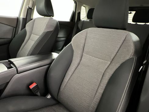 Used 2021 Nissan Rogue SV image 12