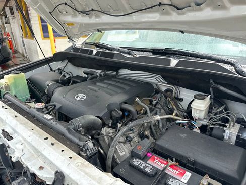 Used 2017 Toyota Sequoia Platinum image 21