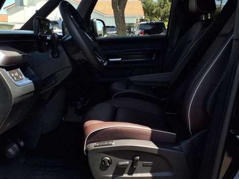 New 2025 Volkswagen ID. Buzz Pro S RWD image 13