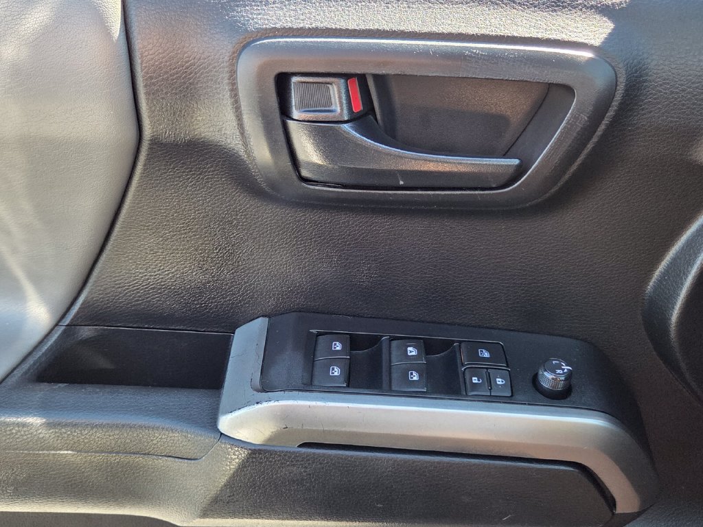 Used 2021 Toyota Tacoma SR5 RWD image 26
