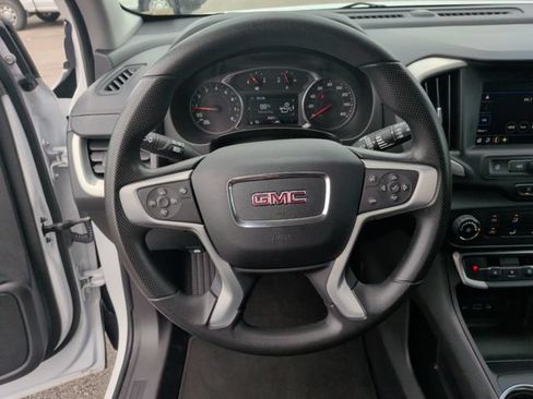 Used 2024 GMC Terrain SLE AWD/4WD image 13