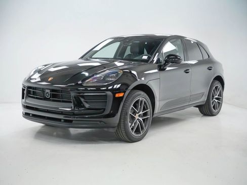 Certified 2026 Porsche Macan image 1