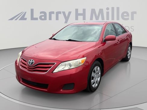 Used 2010 Toyota Camry FWD image 1