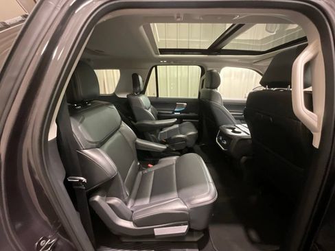 Used 2025 Ford Expedition Max Platinum w/ Driver's Package AWD/4WD image 15