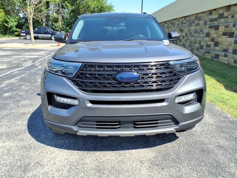 Used 2021 Ford Explorer XLT w/ Equipment Group 202A AWD/4WD image 3