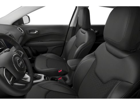 Used 2018 Jeep Compass Latitude w/ Popular Equipment Group AWD/4WD image 9