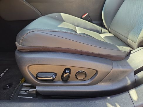 Certified 2025 Lexus ES 300h w/ Premium Package FWD image 17