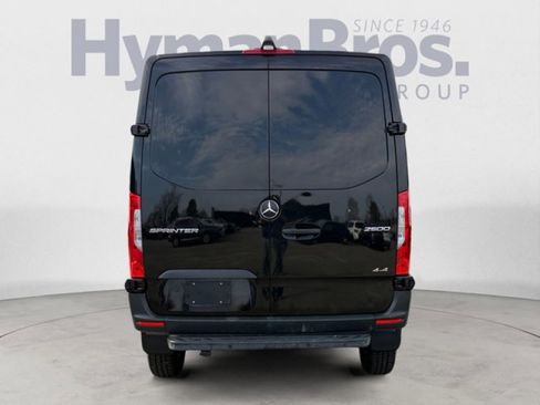 Used 2020 Mercedes-Benz Sprinter 2500 image 4