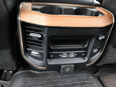 Used 2024 RAM 2500 Limited AWD/4WD image 39