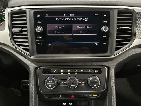 Used 2021 Volkswagen Atlas Cross Sport SE image 28