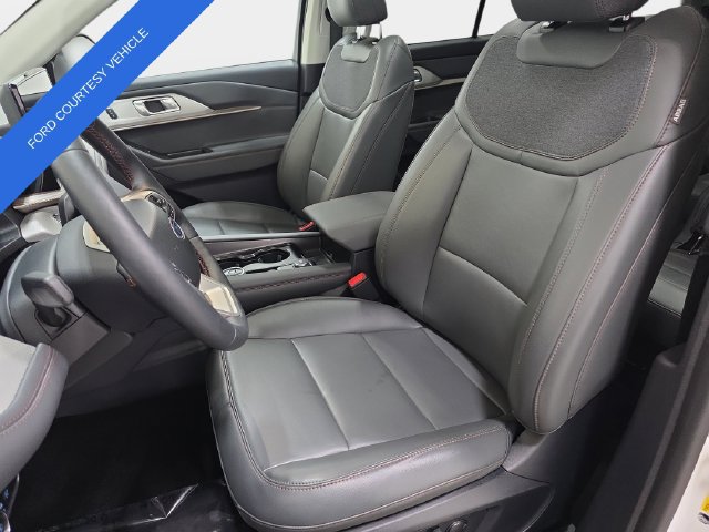 Used 2026 Ford Explorer Active w/ Active Comfort Package AWD/4WD image 13