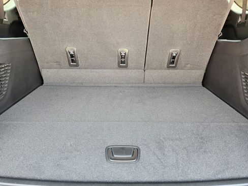 New 2025 Chevrolet Suburban Premier image 23