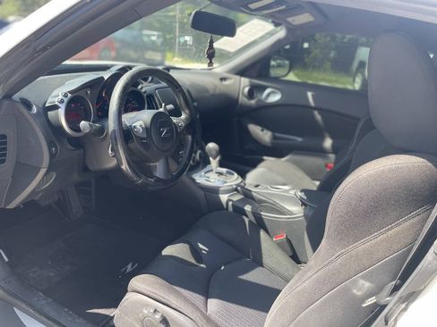 Used 2013 Nissan 370Z Coupe RWD image 9