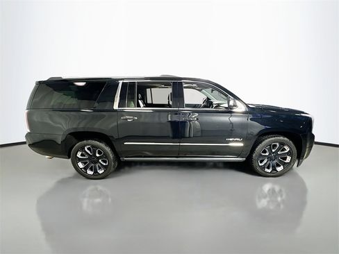 Used 2020 GMC Yukon XL Denali image 9