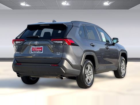 Used 2025 Toyota RAV4 XLE image 3