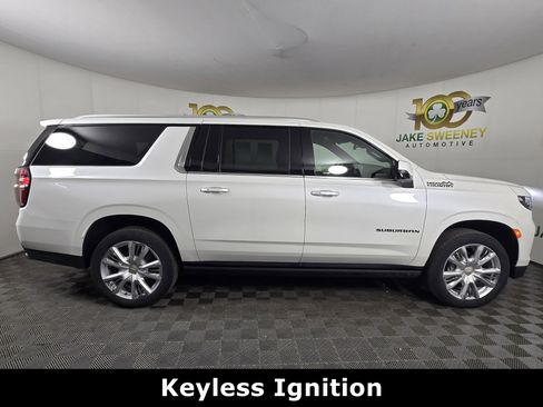 Certified 2023 Chevrolet Suburban High Country image 10