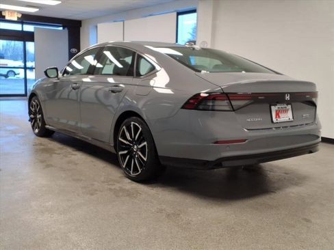 Used 2025 Honda Accord Touring image 7