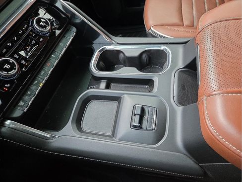 Used 2024 GMC Sierra 2500 Denali Ultimate image 25