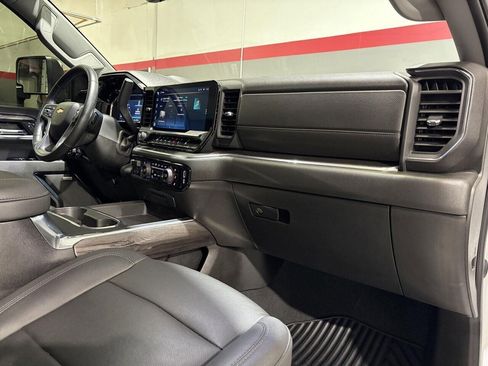 Used 2024 Chevrolet Silverado 2500 LTZ w/ LTZ Plus Package image 30