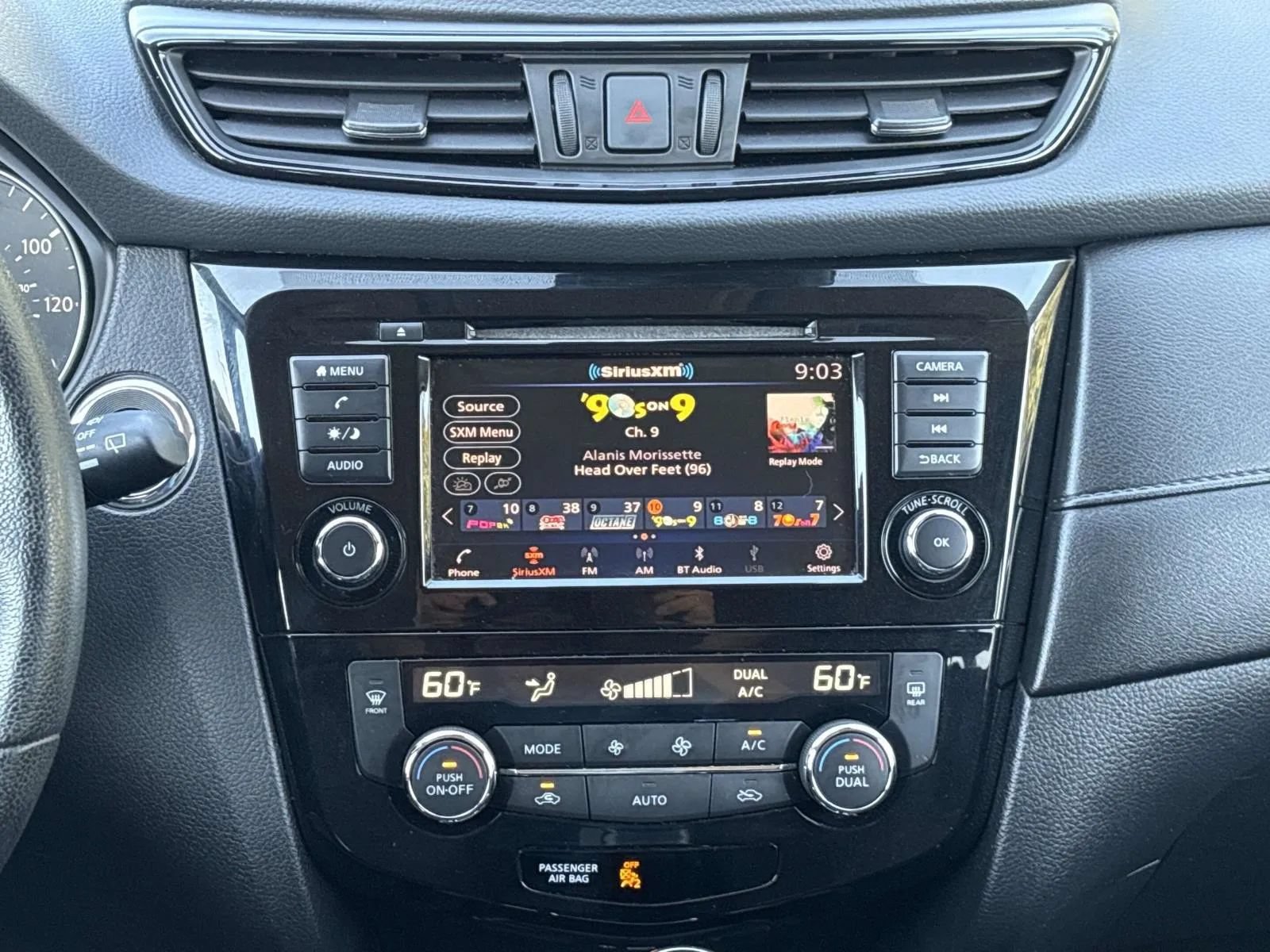 Used 2020 Nissan Rogue SV AWD/4WD image 15