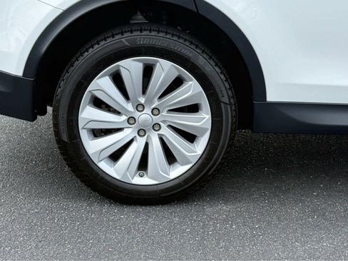 Used 2020 Land Rover Discovery Sport SE AWD/4WD image 9