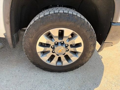 Used 2023 Chevrolet Silverado 2500 Custom w/ Custom Value Package AWD/4WD image 20
