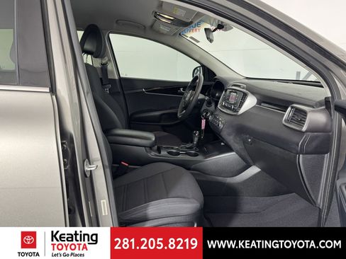 Used 2016 Kia Sorento LX image 19