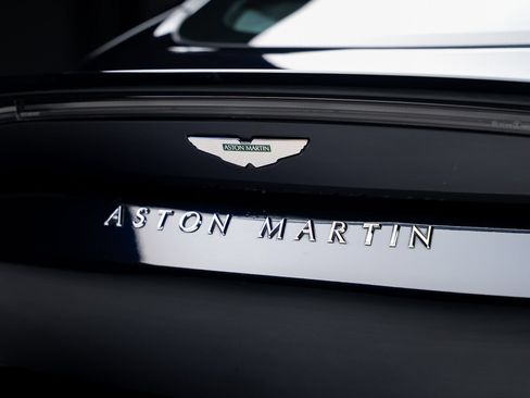 Used 2023 Aston Martin V8 Vantage Coupe RWD image 28