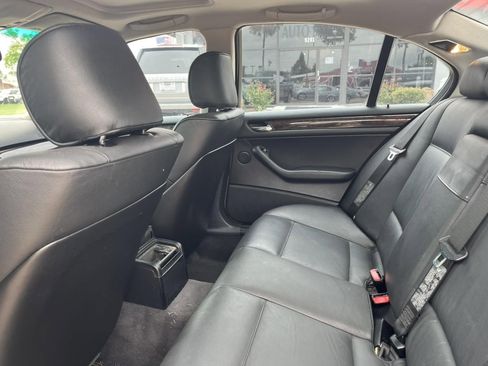 Used 2004 BMW 325i Sedan RWD image 23