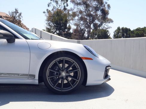 Certified 2024 Porsche 911 Carrera T RWD image 10