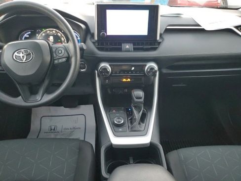 Used 2024 Toyota RAV4 XLE image 21