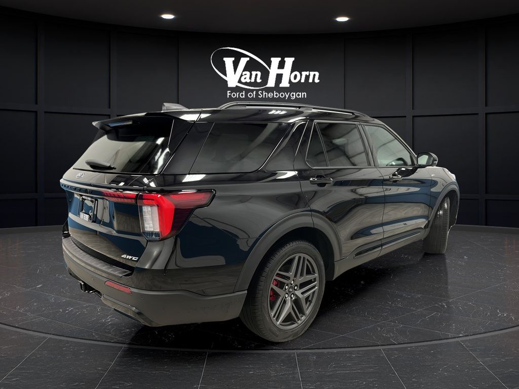 Used 2026 Ford Explorer ST-Line w/ ST-Line Street Pack AWD/4WD image 7