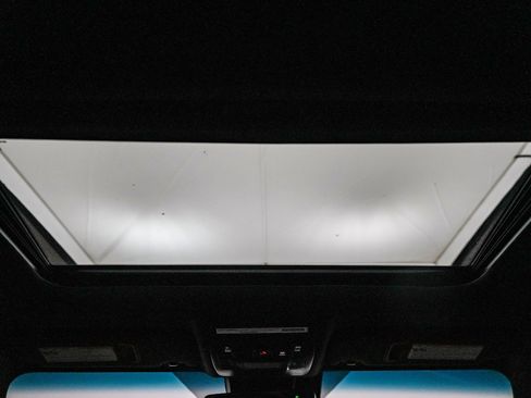 Used 2024 Lexus ES 350 w/ Premium Package image 17