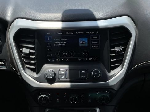 Used 2023 GMC Acadia SLT AWD/4WD image 17