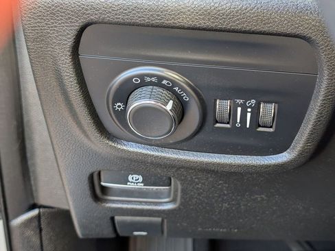 Used 2024 Jeep Grand Cherokee L Altitude AWD/4WD image 36
