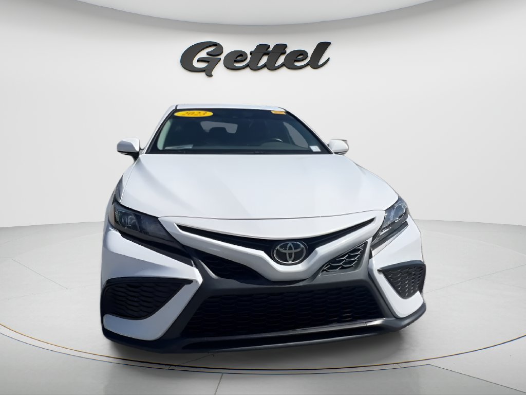 Used 2023 Toyota Camry SE FWD image 2