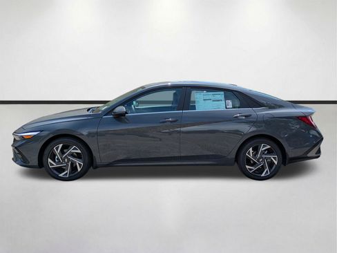 New 2026 Hyundai Elantra Limited FWD image 8