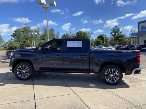 Used 2024 Chevrolet Silverado 1500 LT AWD/4WD image 7