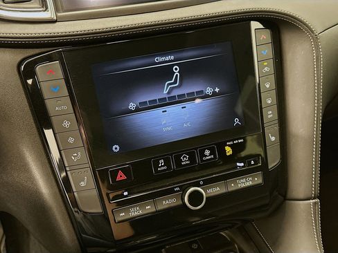 Used 2023 INFINITI QX50 Luxe AWD/4WD image 23