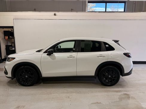 Used 2023 Honda HR-V Sport image 2