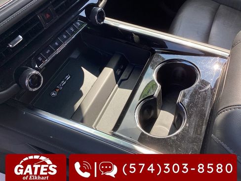 Used 2025 Chevrolet Tahoe LT AWD/4WD image 33